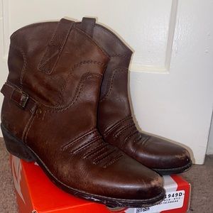 Frankie Sarto Genuine Leather Cowboy bootie (sale bought item)